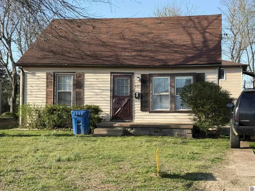 307 Wright Street, Mayfield, KY 42066 — primary photo
