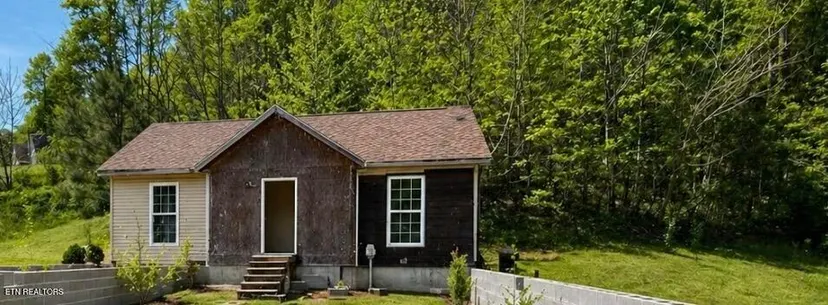 630 Country Estates Road, Baxter, KY 40806 — primary photo