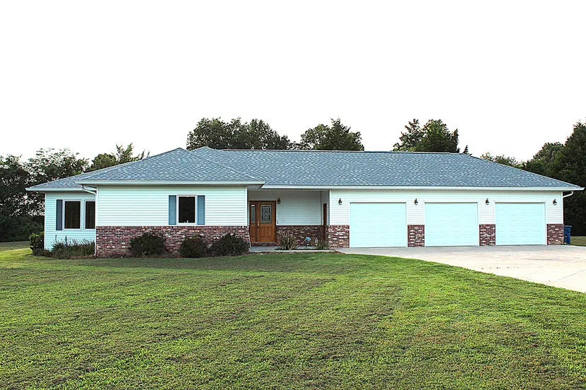 105 105 Cedar Creek Cv Cove, Kevil, KY 42053 — primary photo
