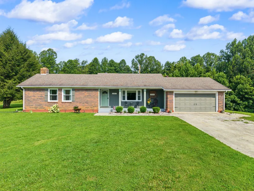 315 Hieronymus Loop, Beattyville, KY 41311 — primary photo