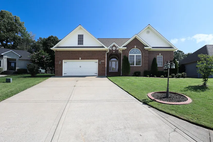 185 Spring Valley Cove, Paducah, KY 42003 — primary photo