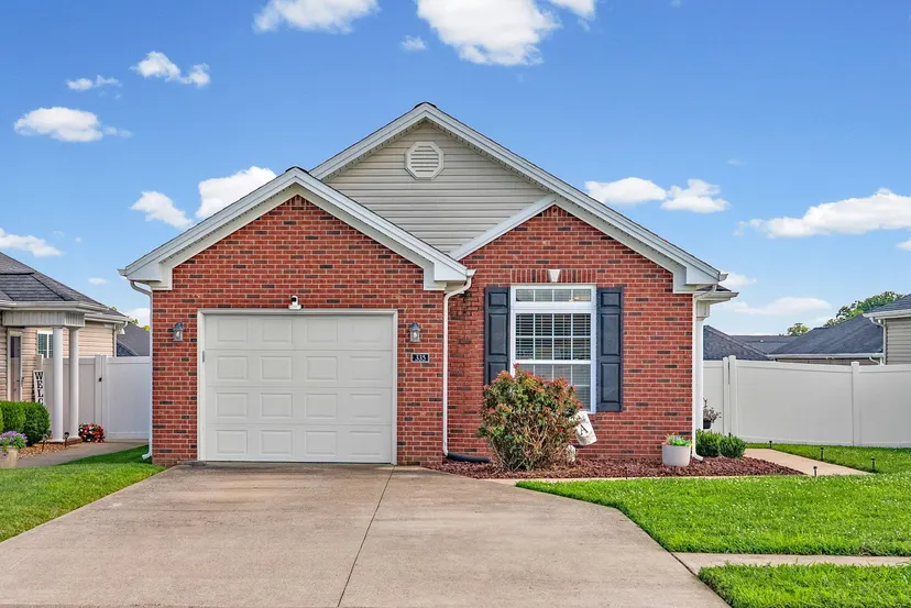 335 N Abbey Way, Hopkinsville, KY 42240 — primary photo