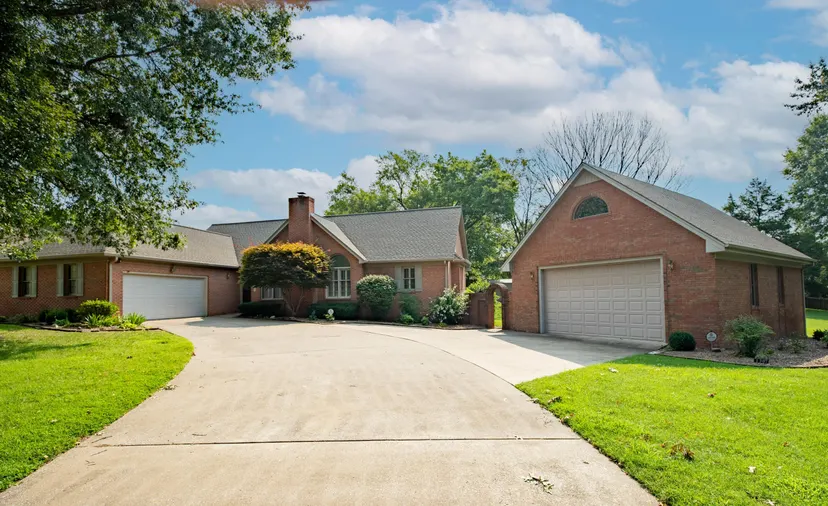 1307 Fleetwood Drive, Murray, KY 42071 — primary photo