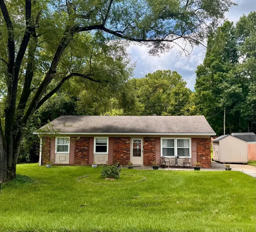 33 Meadowbrook Drive, Frankfort, KY 40601 — primary photo