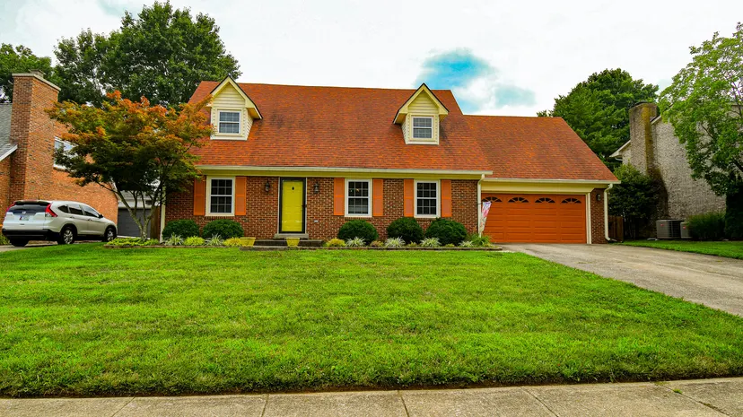 632 Deerfield Drive, Versailles, KY 40383 — primary photo