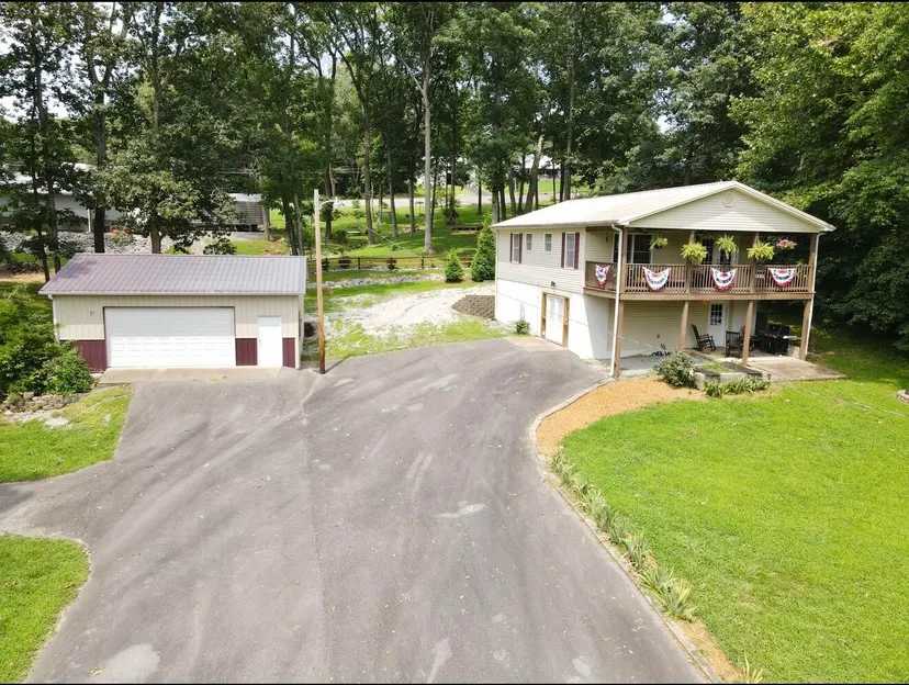 785 Rockcastle Lakeshore Drive, Cadiz, KY 42211 — primary photo
