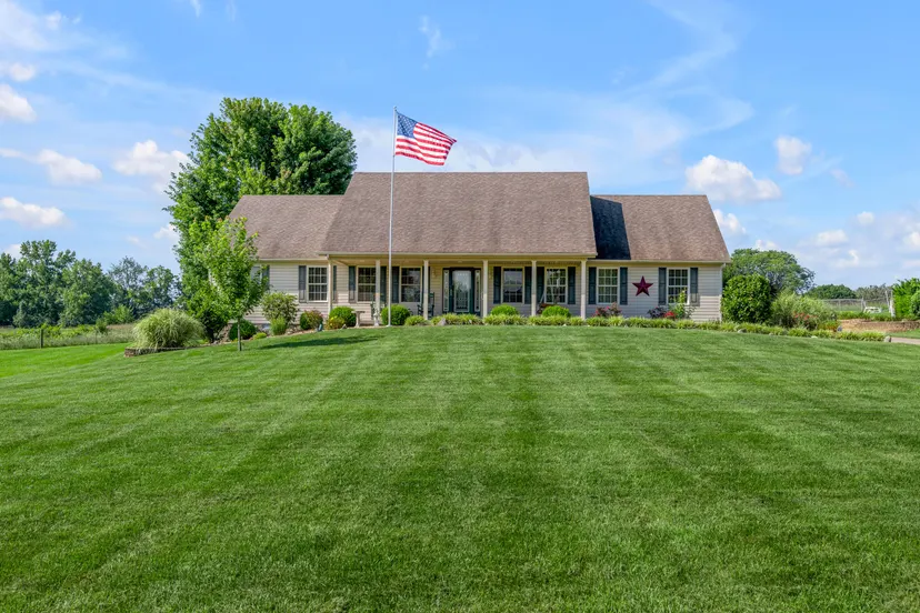 104 Greystone Drive, Nicholasville, KY 40356 — primary photo