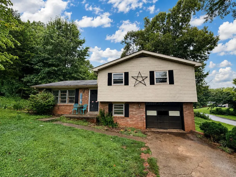341 Twin Rivers Drive, Bronston, KY 42518 — primary photo