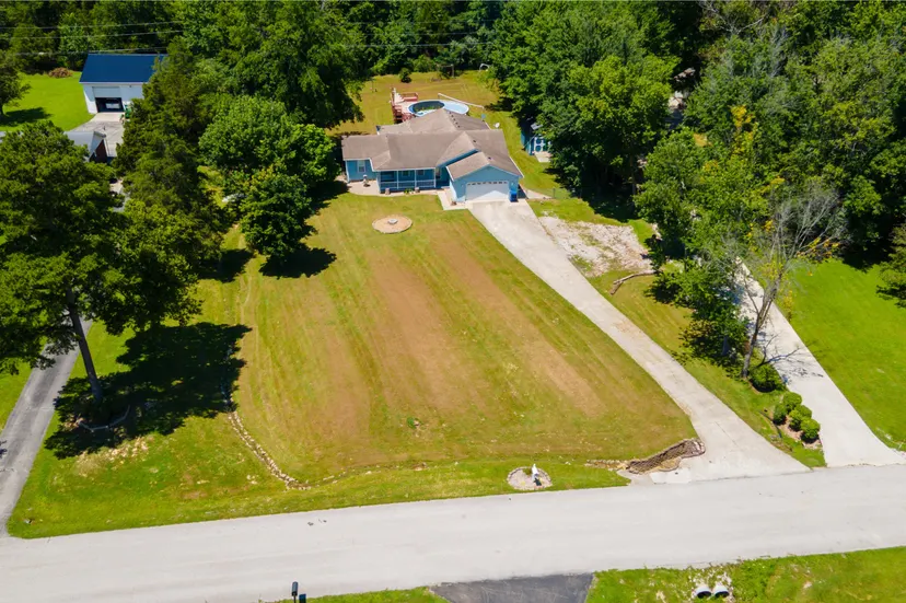 157 Woods Point Drive, Berea, KY 40403 — primary photo