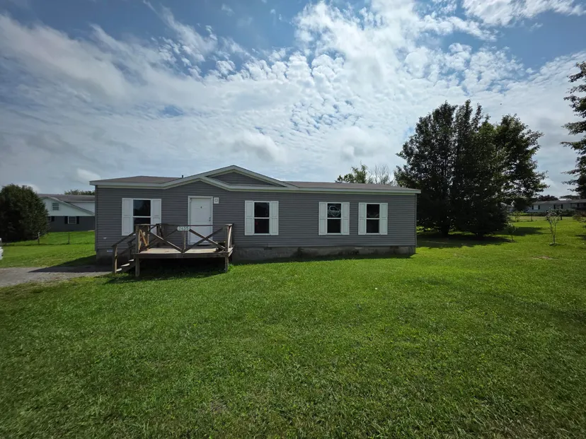 2435 KY-80, Russell Springs, KY 42642 — primary photo