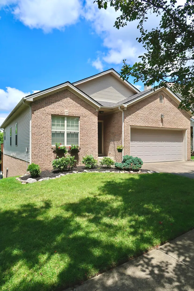 881 Lauderdale Drive, Lexington, KY 40515 — primary photo