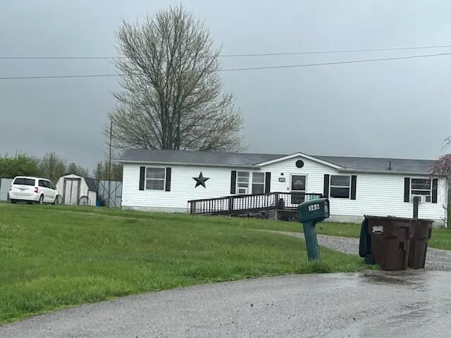 366 Sand Springs Rd Road, Eminence, KY 40019 — primary photo