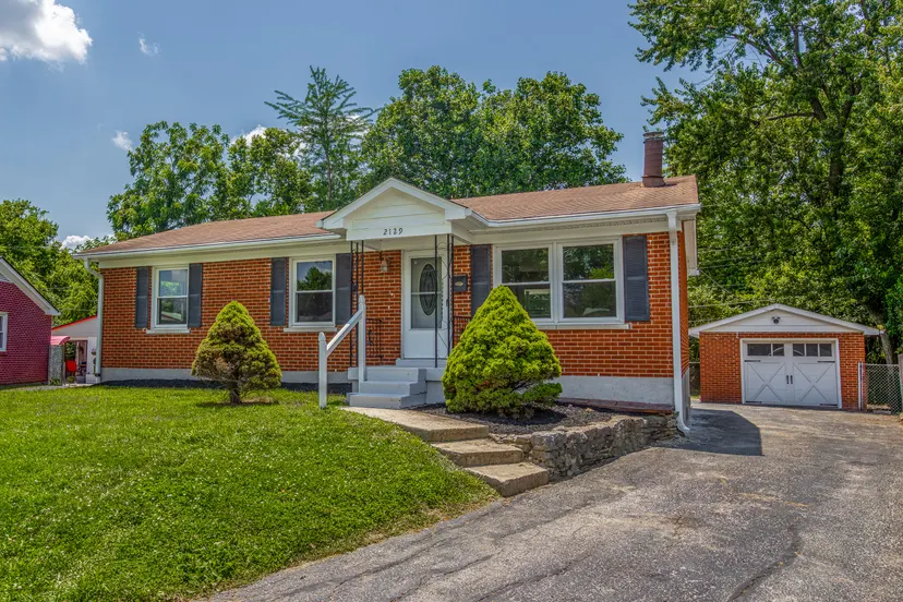 2129 Palms Drive, Lexington, KY 40504 — primary photo