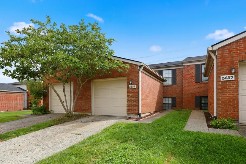 3633 Squires Woods Way, Lexington, KY 40515 — primary photo