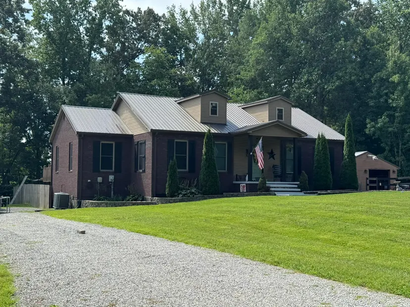 245 Hart Lane, Russell Springs, KY 42642 — primary photo