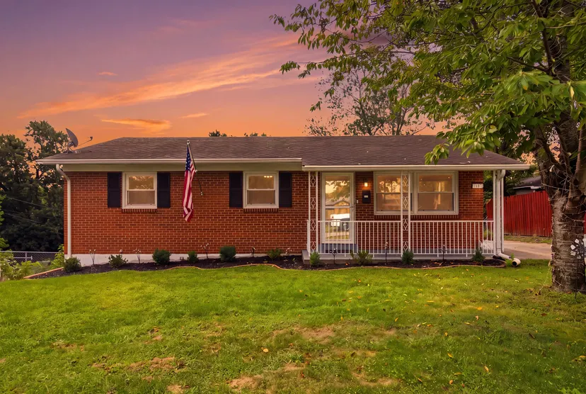 1920 Moss Court, Lexington, KY 40505 — primary photo
