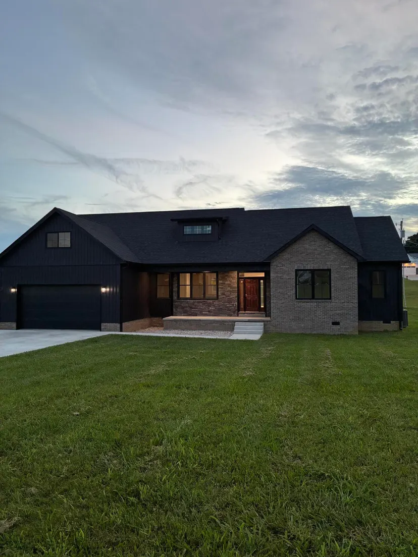 911 Milward Drive, Harrodsburg, KY 40330 — primary photo