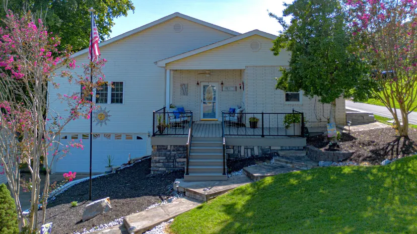 31 2nd Street, Kuttawa, KY 42055 — primary photo