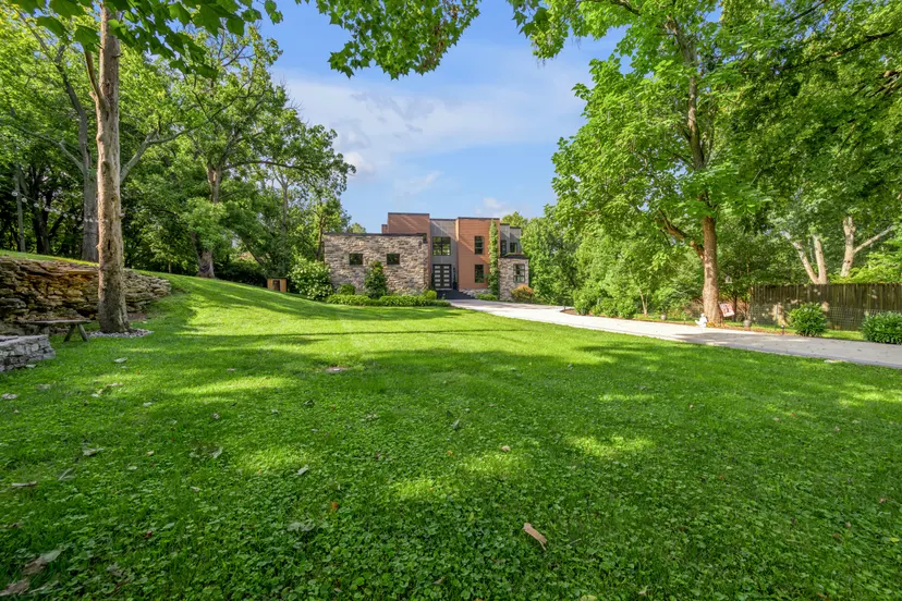 916 Bravington Way, Lexington, KY 40503 — primary photo