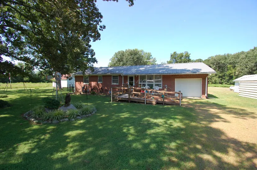 5825 Oaks Road, Paducah, KY 42003 — primary photo