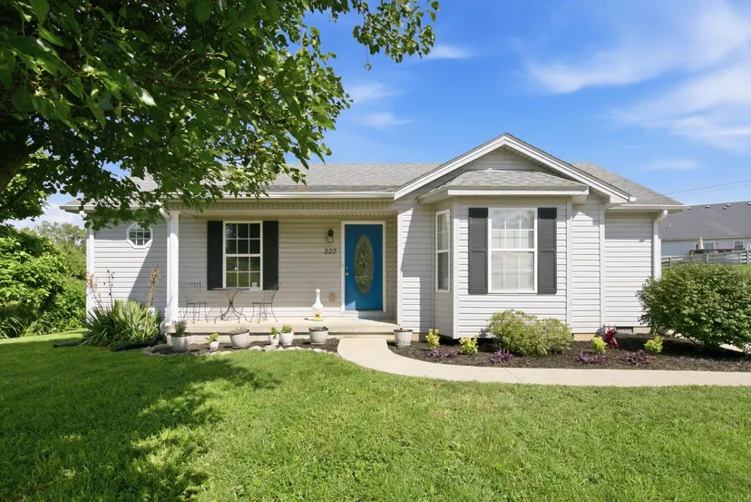 227 Leslie Drive, Winchester, KY 40391 — primary photo