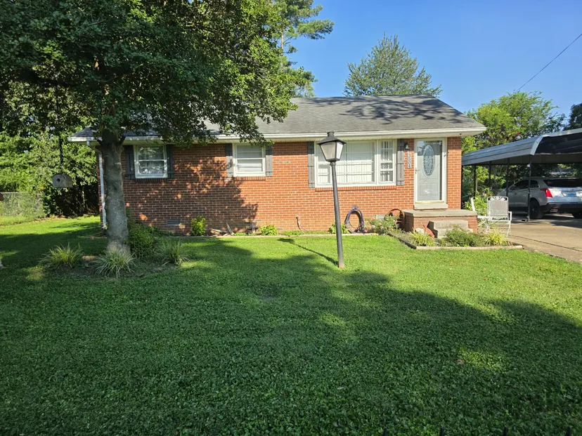 3504 Gale Lane, Hopkinsville, KY 42240 — primary photo