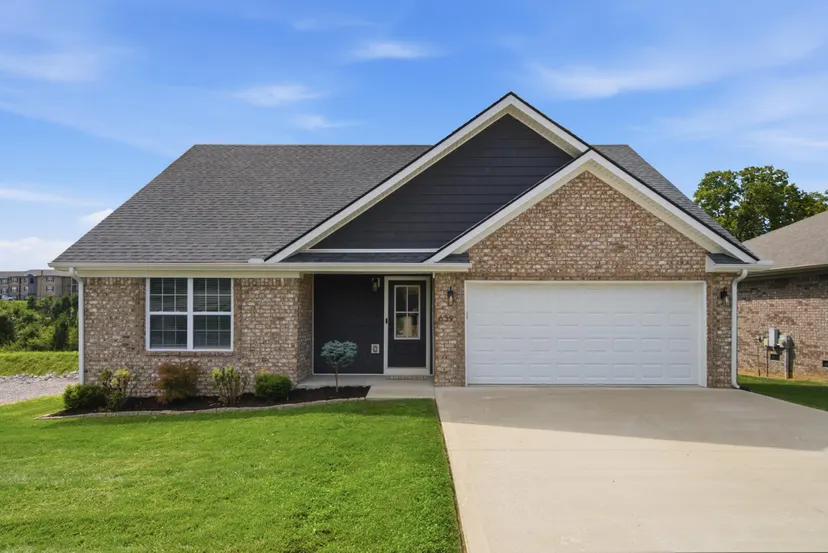 639 Four Winds Drive, Richmond, KY 40475 — primary photo
