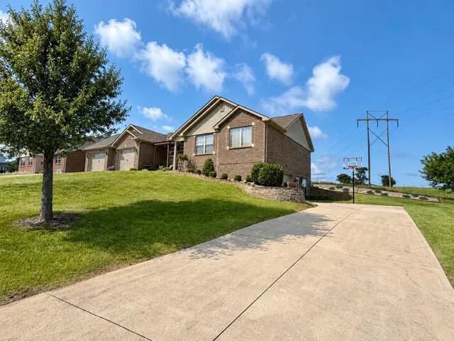 604 Whisper Woods Drive, Somerset, KY 42503 — primary photo