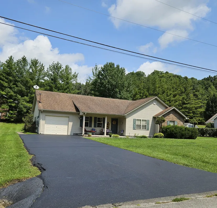 305 Segal Wesley Avenue, Liberty, KY 42539 — primary photo