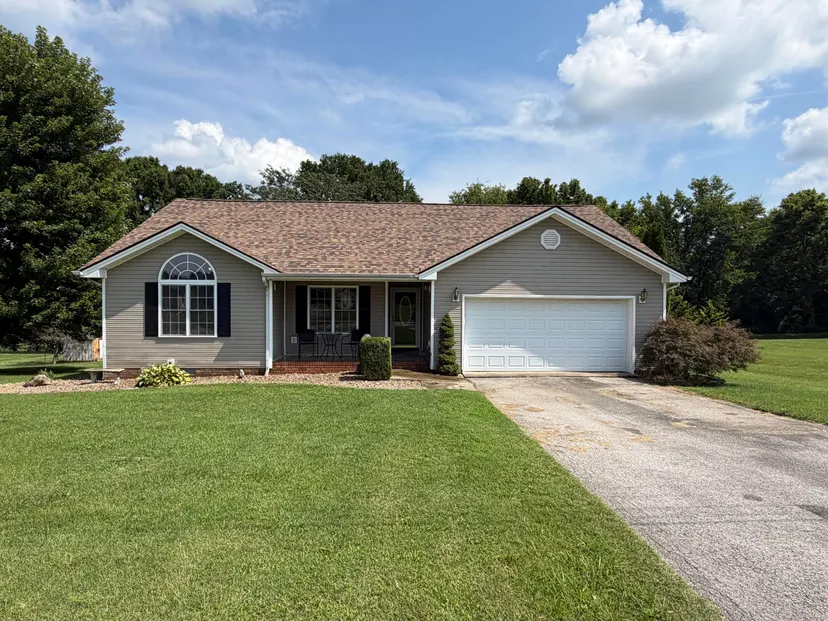 1810 Valley View Drive, Hopkinsville, KY 42240 — primary photo
