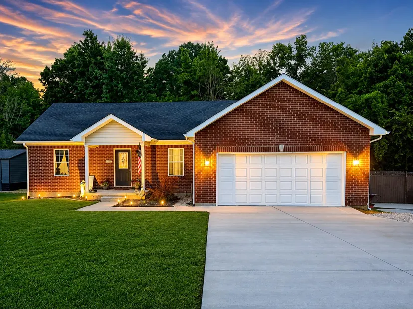 1010 Rainbow Way, Lawrenceburg, KY 40342 — primary photo