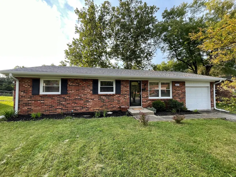 3255 Sutherland Drive, Lexington, KY 40517 — primary photo