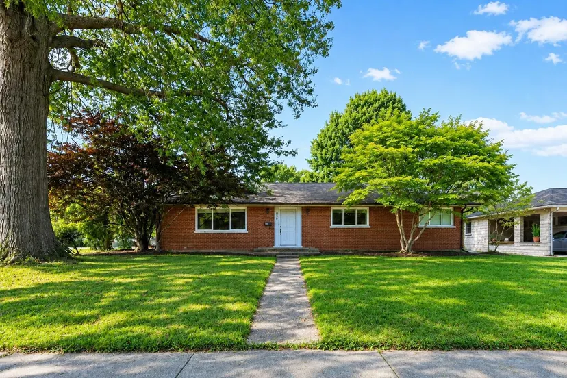 820 Celia Lane, Lexington, KY 40504 — primary photo