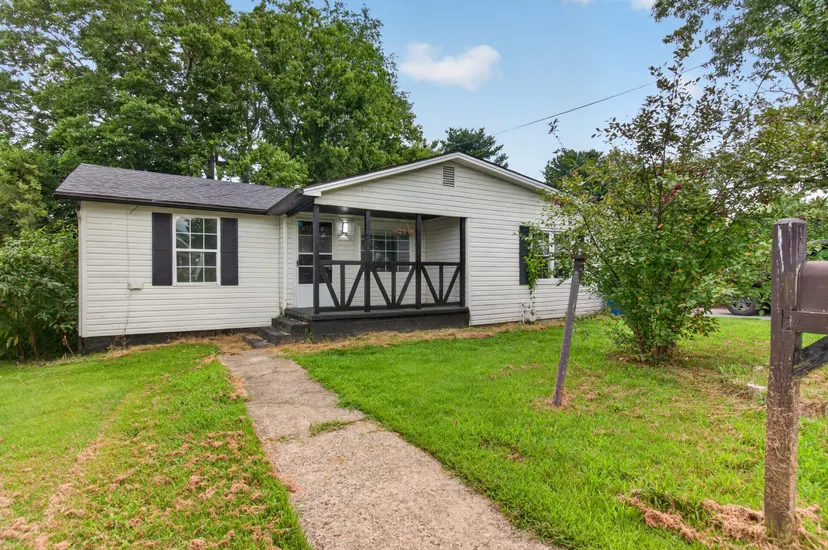 316 Cowan Street, Danville, KY 40422 — primary photo