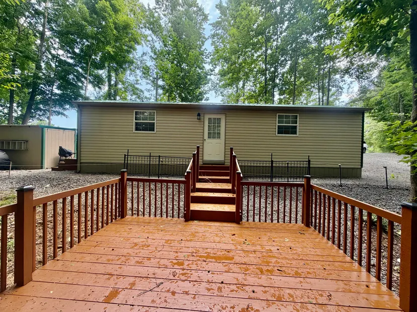 81 Airport Drive, Russell Springs, KY 42642 — primary photo