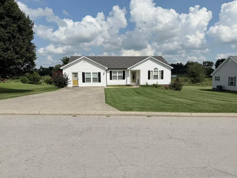 419 Bellaire Drive, Harrodsburg, KY 40330 — primary photo