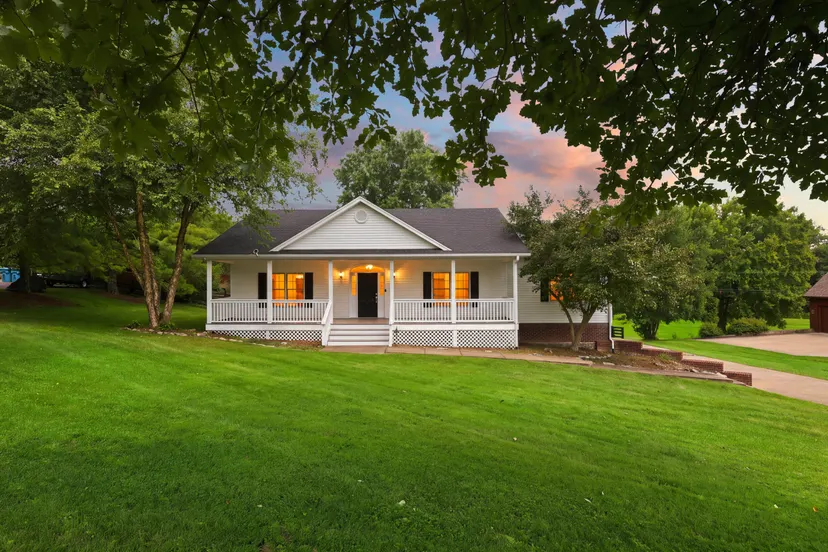 1035 Highview Drive, Lawrenceburg, KY 40342 — primary photo
