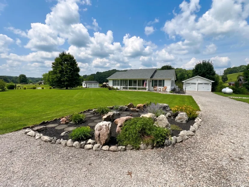 299 Trammell Lane, Irvine, KY 40336 — primary photo