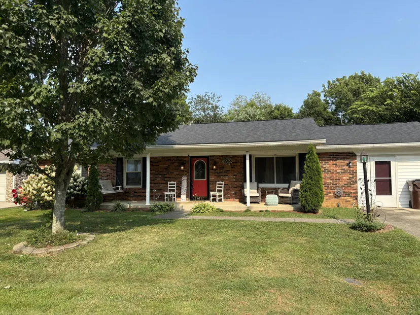 132 Meadowbrook Drive, Frankfort, KY 40601 — primary photo