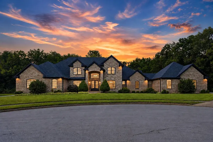 211 Wedgewood Circle, Paris, KY 40361 — primary photo
