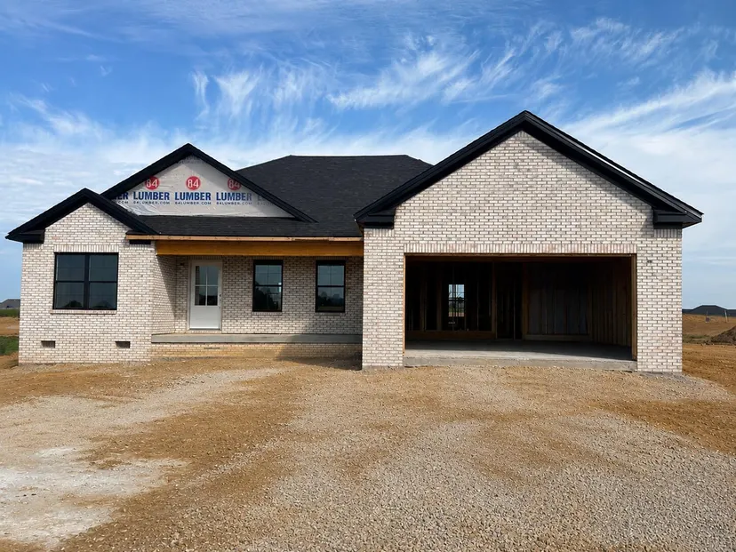 440 Lands End Drive, Berea, KY 40403 — primary photo