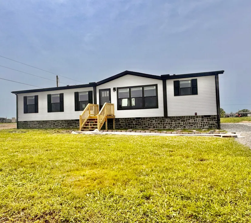 374 Turkey Loop, East Bernstadt, KY 40729 — primary photo