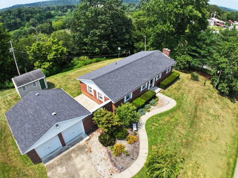 670 Racetrack Road, Irvine, KY 40336 — primary photo