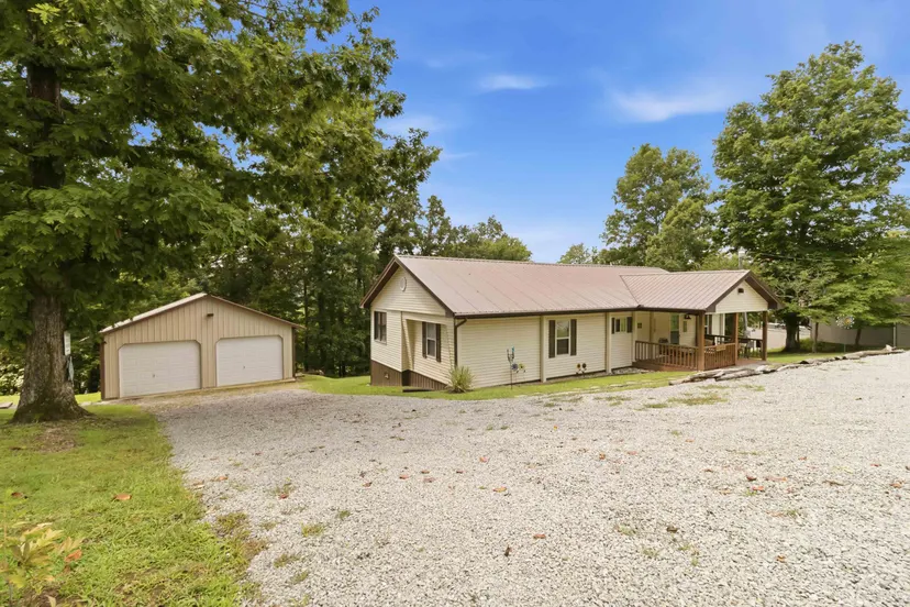 75 Lakeshore Drive, Nancy, KY 42544 — primary photo