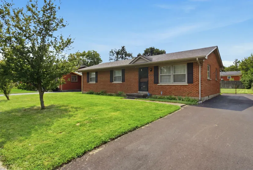 1883 Feltner Court, Lexington, KY 40511 — primary photo