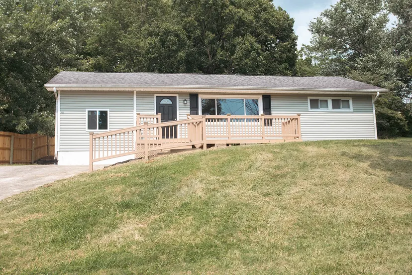 38 MacKay Avenue, Winchester, KY 40391 — primary photo