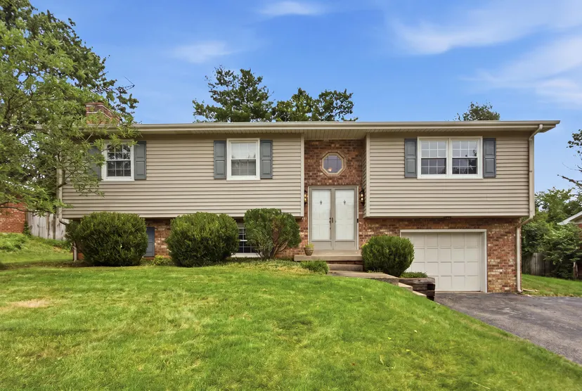 481 Severn Way, Lexington, KY 40503 — primary photo