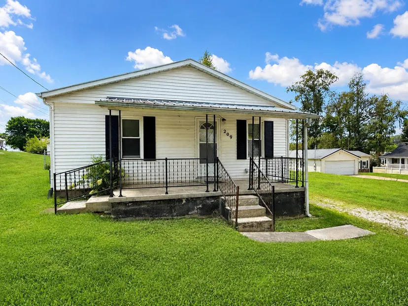 209 Randolph Street, Somerset, KY 42501 — primary photo