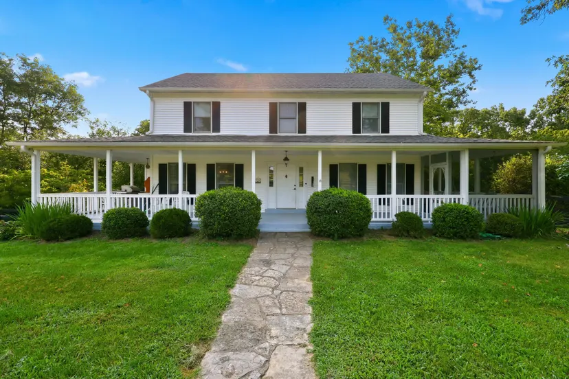 9126 Troy Pike, Versailles, KY 40383 — primary photo
