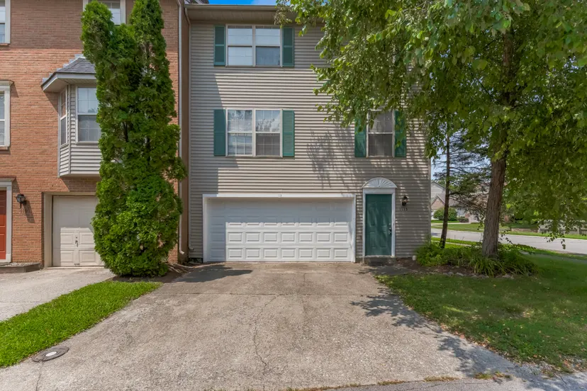 1113 Ashford Lane, Lexington, KY 40515 — primary photo